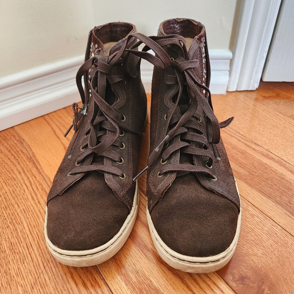 Ugg High Top Sneakers, US9
